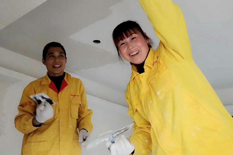 龙发装饰工地工人