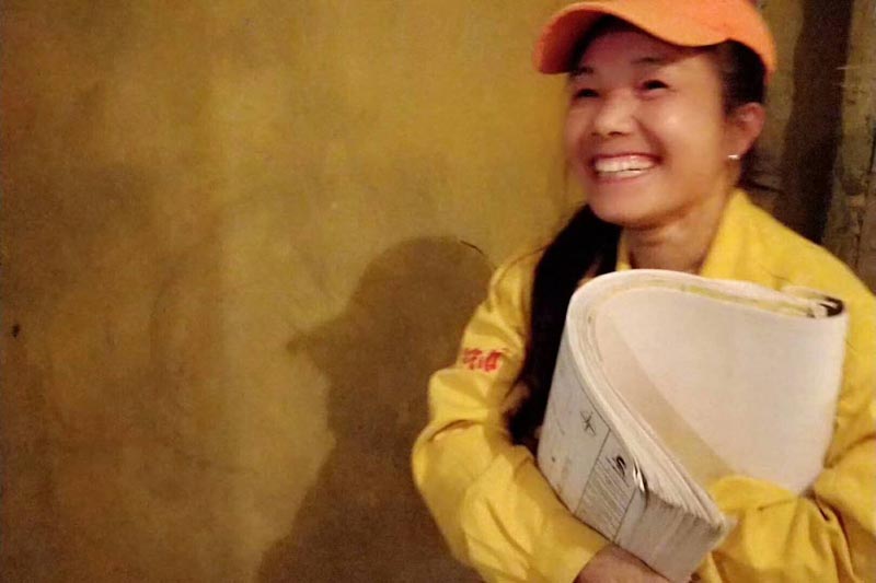 龙发装饰工地的工人